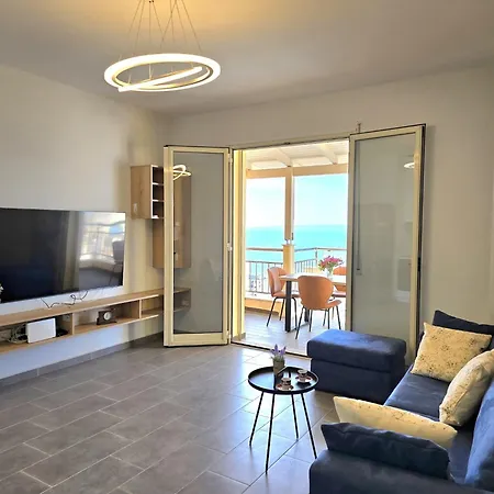 Convenience-focused Getaway In Durr S Apartment Durres