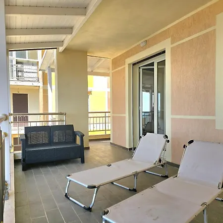 Convenience-focused Getaway In Durr S Apartment