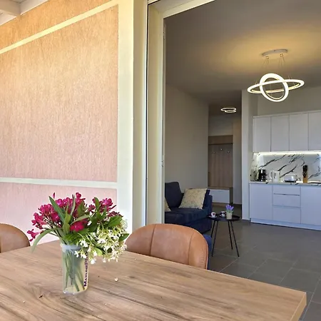 Convenience-focused Getaway In Durr S Apartment *